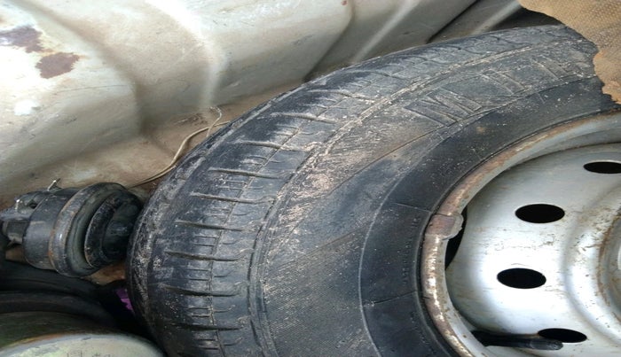 2011 Maruti Alto LXI, Petrol, Manual, 1,00,609 km, tyre