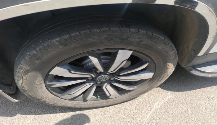 2020 MG HECTOR SHARP 1.5 DCT PETROL, Petrol, Automatic, 29,916 km, tyre