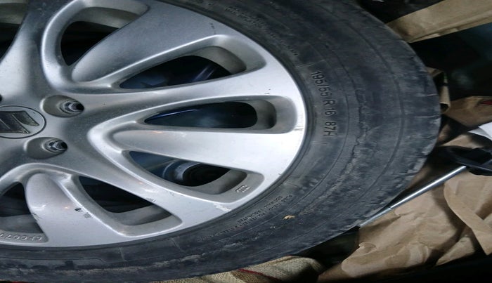 2015 Maruti Baleno ALPHA PETROL 1.2, Petrol, Manual, 65,432 km, tyre