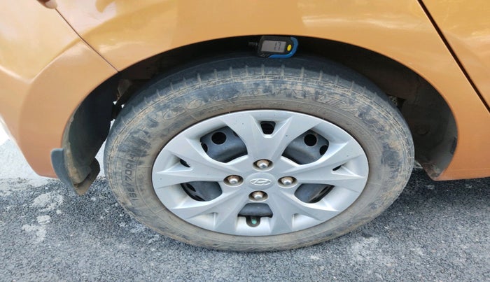 2014 Hyundai Grand i10 SPORTZ 1.2 KAPPA VTVT, Petrol, Manual, 1,32,306 km, tyre