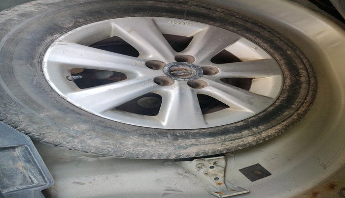 2011 Toyota Corolla Altis GL PETROL, Petrol, Manual, 72,178 km, tyre