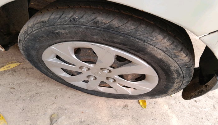 2017 Hyundai Eon MAGNA +, Petrol, Manual, 47,259 km, tyre