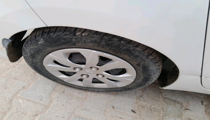 2017 Hyundai Eon MAGNA +, Petrol, Manual, 47,259 km, tyre