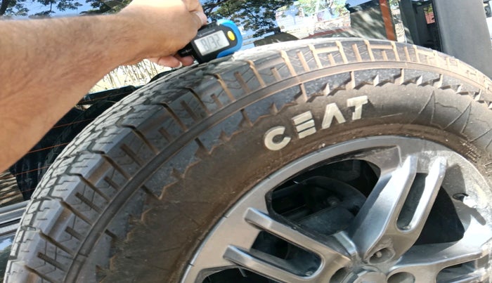 2023 Mahindra Thar LX D AT 4WD HT, Diesel, Automatic, 41,804 km, tyre