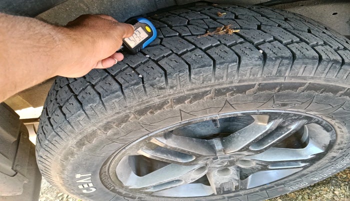 2023 Mahindra Thar LX D AT 4WD HT, Diesel, Automatic, 41,804 km, tyre