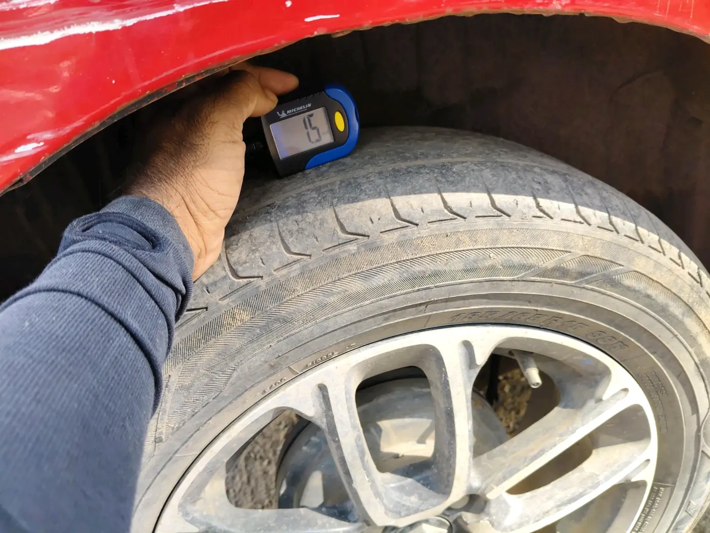 2019 Maruti Swift ZXI PLUS, CNG, Manual, 1,22,692 km, tyre