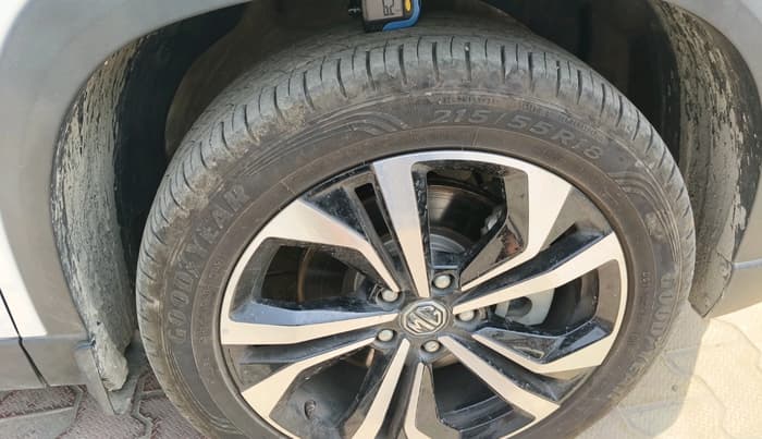 2025 MG HECTOR SHARP PRO 1.5 PETROL TURBO CVT PETROL, Petrol, Automatic, 10,826 km, tyre