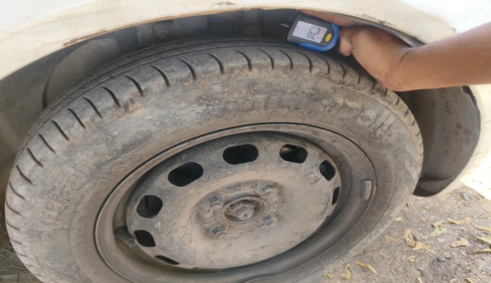 2011 Ford Fiesta EXI 1.4 DIESEL, Diesel, Manual, 1,66,032 km, tyre