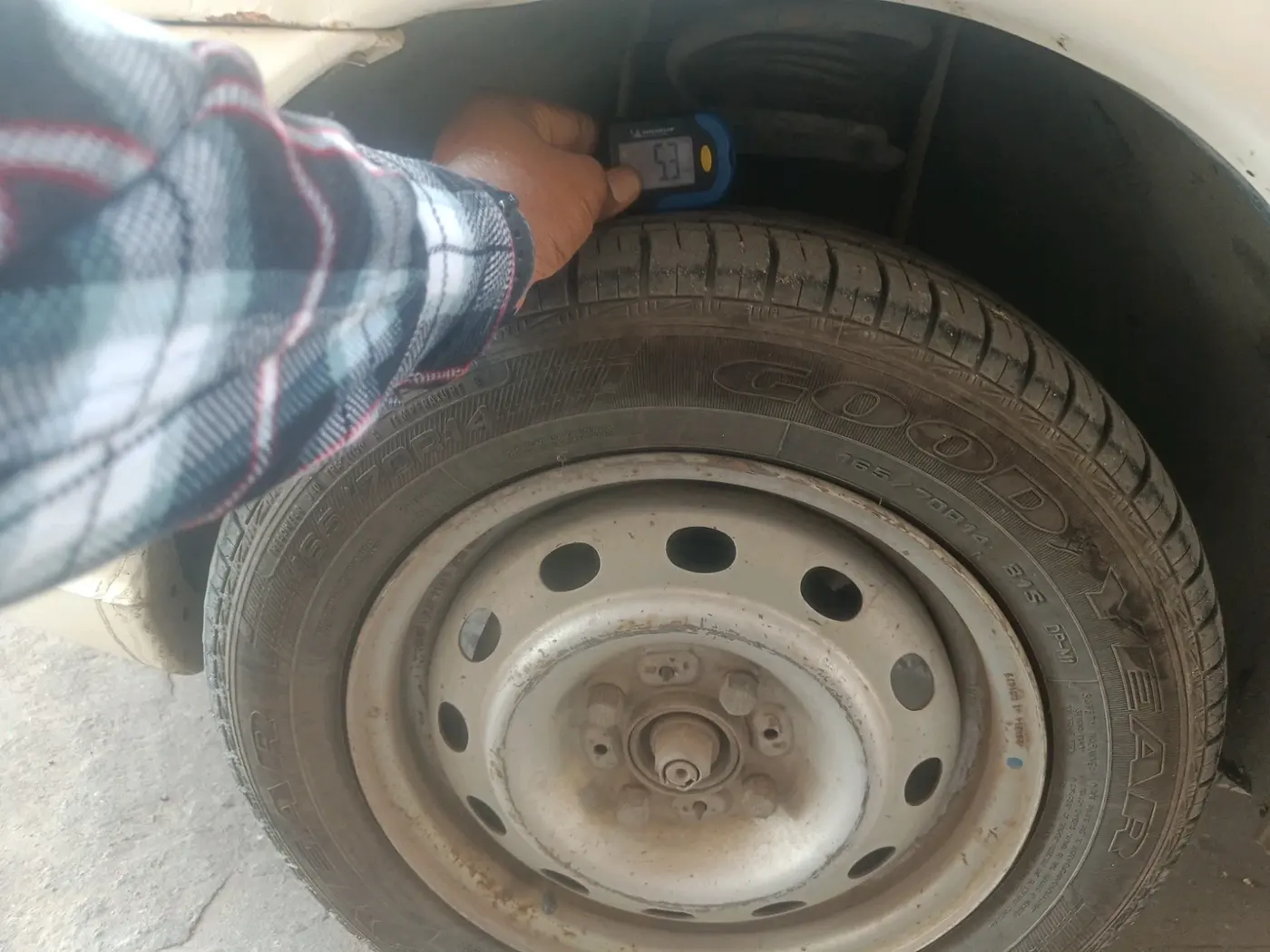 2014 Tata Indica EV2 LX, Diesel, Manual, 1,62,416 km, tyre