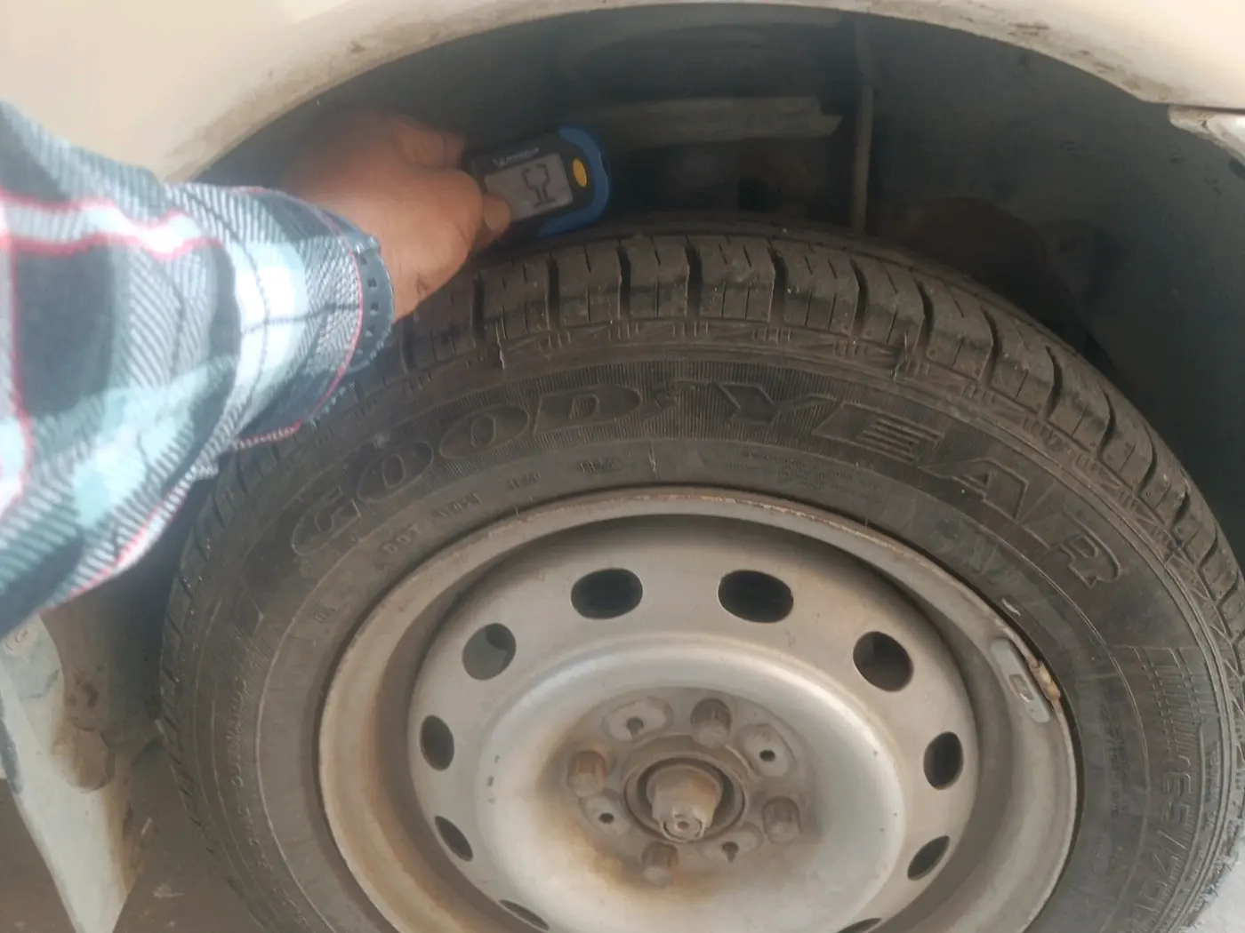 2014 Tata Indica EV2 LX, Diesel, Manual, 1,62,416 km, tyre