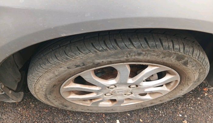 2015 Honda Amaze 1.2L I-VTEC VX, Petrol, Manual, 34,254 km, tyre