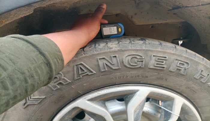 2015 Mahindra Scorpio S2, Diesel, Manual, 2,27,073 km, tyre