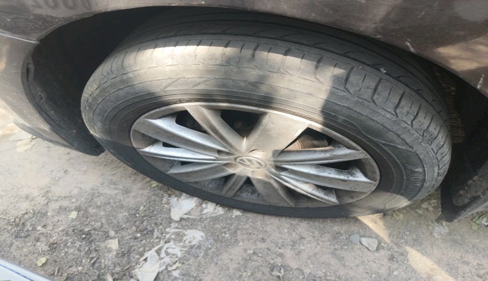 2016 Volkswagen Vento HIGHLINE 1.5 AT, Diesel, Automatic, 1,34,230 km, tyre