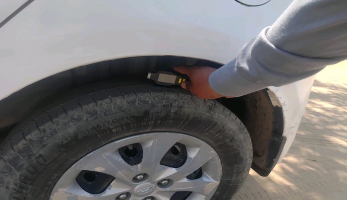 2015 Hyundai Elite i20 SPORTZ 1.4 CRDI, Diesel, Manual, 1,32,000 km, tyre