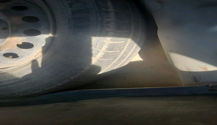 2015 Hyundai Elite i20 MAGNA 1.2, Petrol, Manual, 1,29,570 km, tyre