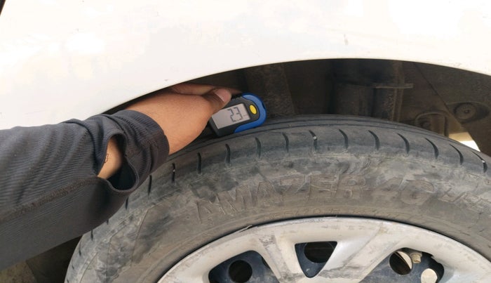 2017 Hyundai Grand i10 SPORTZ U2 1.2 CRDI, Diesel, Manual, 1,25,461 km, tyre