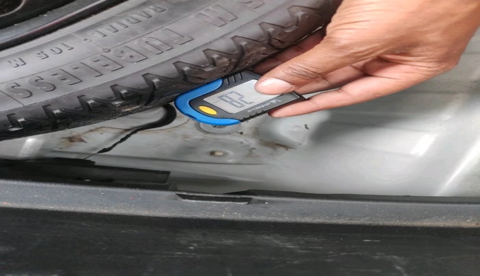 2013 Audi A6 2.0 TDI PREMIUM, Diesel, Automatic, 1,08,554 km, tyre