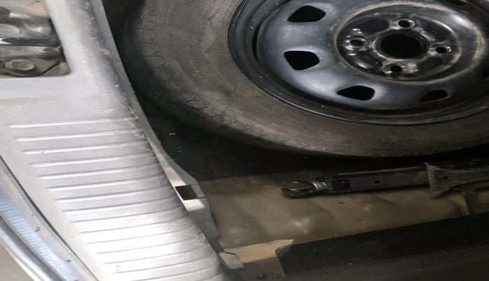 2004 Hyundai Santro Xing XG, Petrol, Manual, 1,46,629 km, tyre