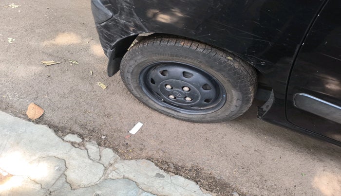 2004 Hyundai Santro Xing XG, Petrol, Manual, 1,46,629 km, tyre