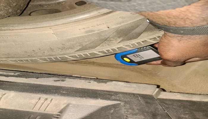 2013 Volkswagen Polo COMFORTLINE 1.2L, Diesel, Manual, 95,616 km, tyre