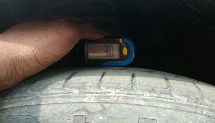 2013 Volkswagen Polo COMFORTLINE 1.2L, Diesel, Manual, 95,616 km, tyre