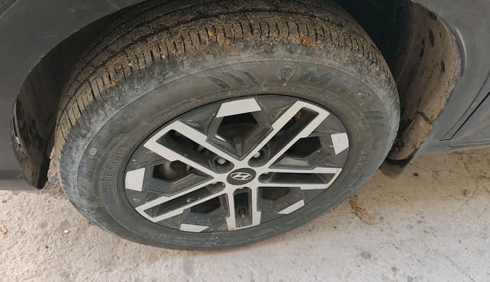 2023 Hyundai VENUE SX (O) 1.5 CRDI, Diesel, Manual, 34,896 km, tyre