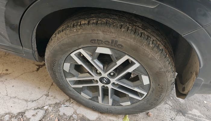 2023 Hyundai VENUE SX (O) 1.5 CRDI, Diesel, Manual, 34,896 km, tyre