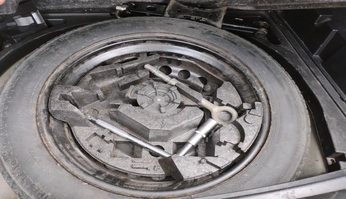 2014 Volvo V40 Cross Country D3, Diesel, Automatic, 98,176 km, tyre