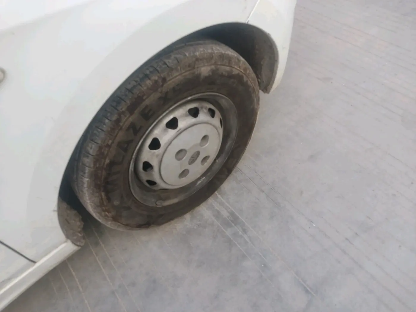 2017 Tata Tiago XM PETROL, Petrol, Manual, 98,159 km, tyre