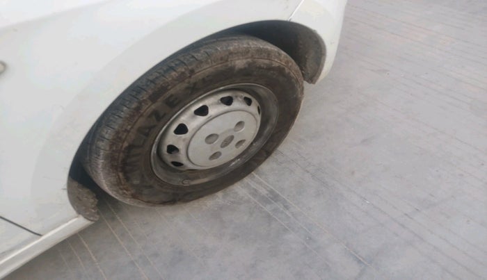 2017 Tata Tiago XM PETROL, Petrol, Manual, 98,159 km, tyre