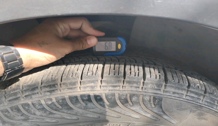 2015 Mahindra XUV500 W6, Diesel, Manual, 73,719 km, tyre