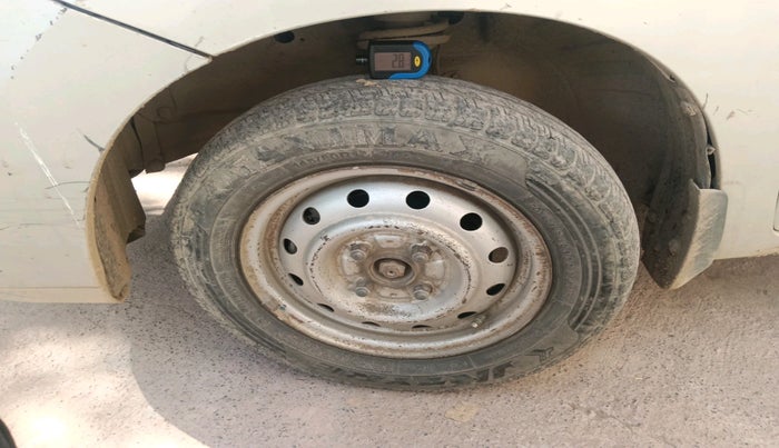 2011 Maruti Wagon R 1.0 LXI, CNG, Manual, 1,59,141 km, tyre