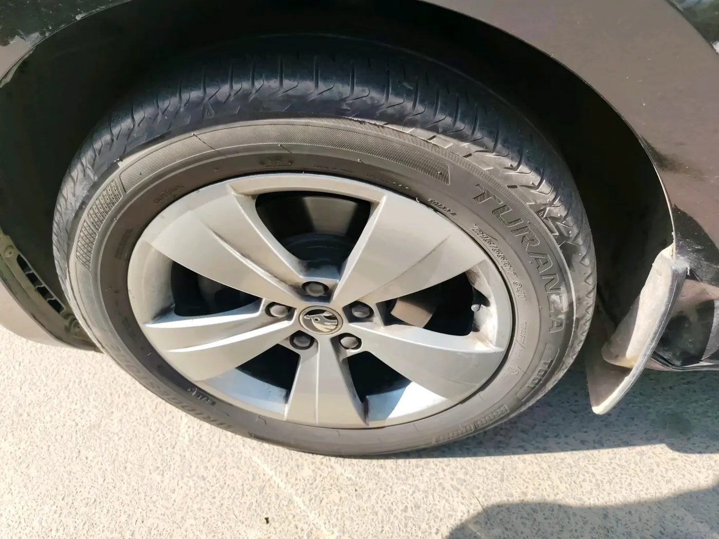 2016 Skoda Superb ELEGANCE 1.8 TSI AT, Petrol, Automatic, 77,800 km, tyre