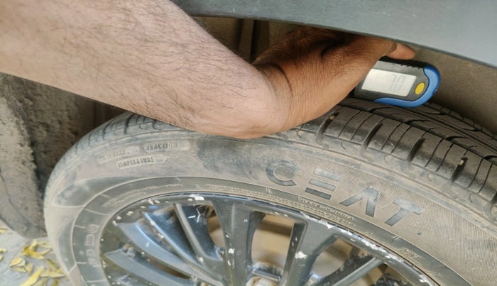 2021 Maruti XL6 ZETA MT, Petrol, Manual, 1,20,618 km, tyre