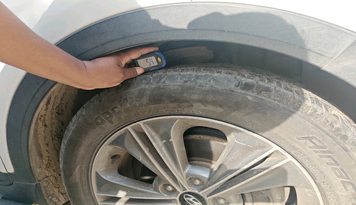 2017 Hyundai Creta SX PLUS 1.6 PETROL SPECIAL EDITION, Petrol, Manual, 85,468 km, tyre