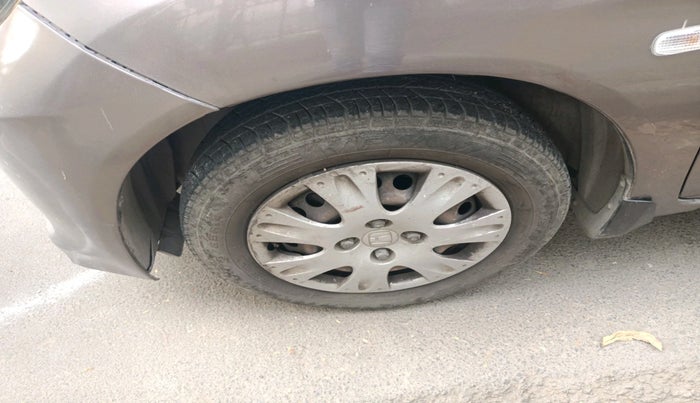 2015 Honda Amaze 1.2L I-VTEC S, CNG, Manual, 85,923 km, tyre