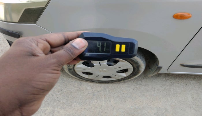 2015 Maruti Wagon R 1.0 VXI, Petrol, Manual, 47,448 km, tyre