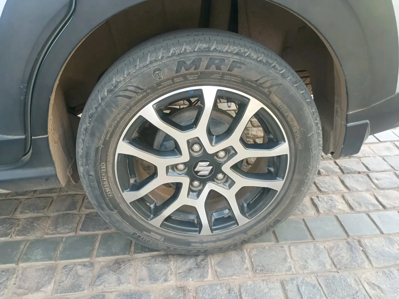2022 Maruti XL6 ALPHA MT, Petrol, Manual, 65,685 km, tyre