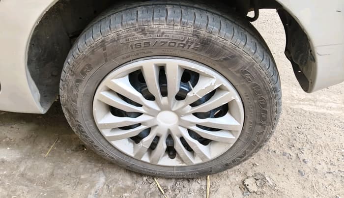 2018 Maruti Celerio VXI CNG, CNG, Manual, 97,875 km, tyre