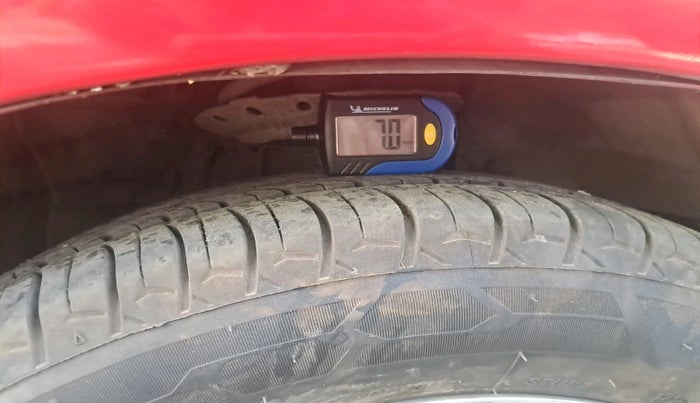 2012 Honda Brio V MT, Petrol, Manual, 44,775 km, tyre