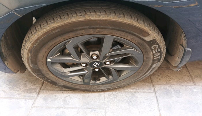 2020 Hyundai GRAND I10 NIOS SPORTZ AMT 1.2 KAPPA VTVT, Petrol, Automatic, 23,713 km, tyre