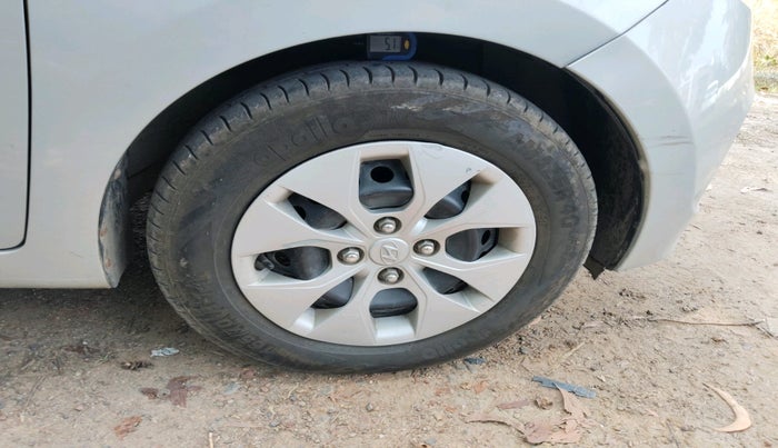 2014 Hyundai Xcent BASE 1.1, Diesel, Manual, 1,35,167 km, tyre