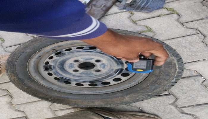 2012 Honda Brio S MT, Petrol, Manual, 61,832 km, tyre