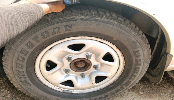 2014 Tata Aria PURE 4X2, Diesel, Manual, 2,12,378 km, tyre