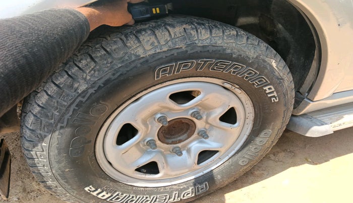 2014 Tata Aria PURE 4X2, Diesel, Manual, 2,12,378 km, tyre