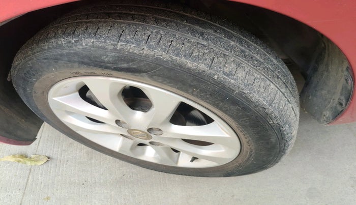 2014 Nissan Micra XV CVT, Petrol, Automatic, 72,119 km, tyre