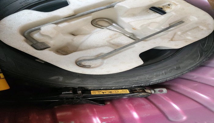 2014 Nissan Micra XV CVT, Petrol, Automatic, 72,119 km, tyre