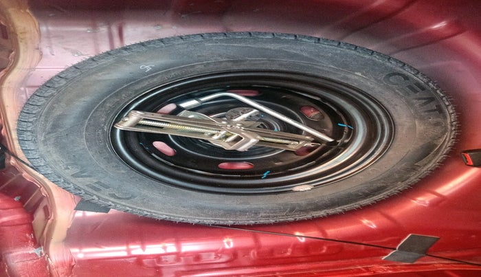 2018 Renault Kwid RXT 1.0 AMT (O), Petrol, Automatic, 25,375 km, tyre