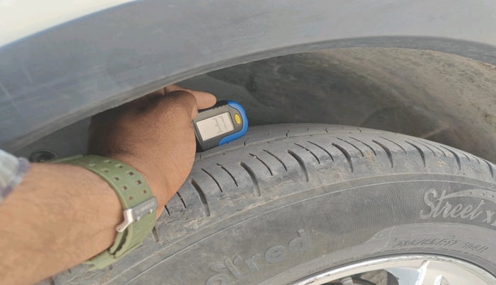 2013 Mahindra XUV500 W8, Diesel, Manual, 1,71,332 km, tyre