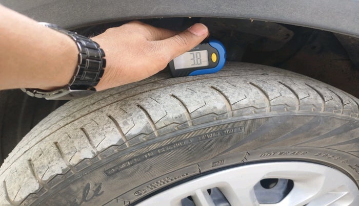 2023 KIA CARENS PRESTIGE 1.5 PETROL 7 STR, Petrol, Manual, 43,970 km, tyre